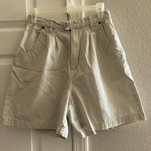 Bill Bliss beige shorts